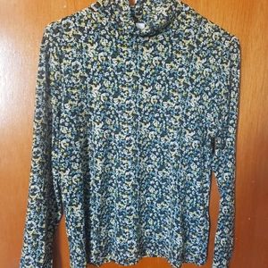 H&M green floral pattern top, mock turtleneck, SIZE L NEVER WORN